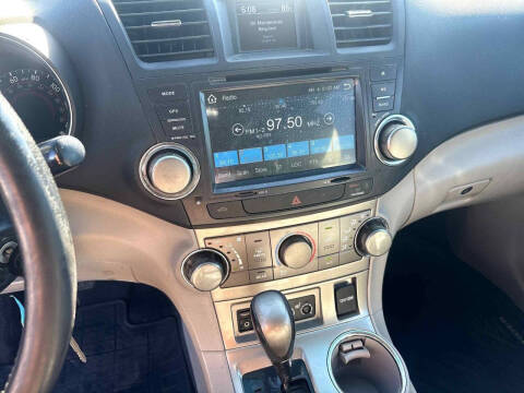 2012 Toyota Highlander SE