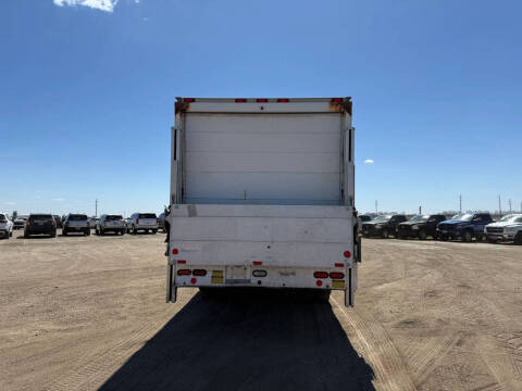 2013 Freightliner M2 106