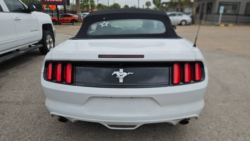2016 Ford Mustang V6
