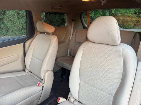 2016 Kia Sedona LX