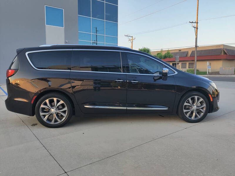 2017 Chrysler Pacifica Limited