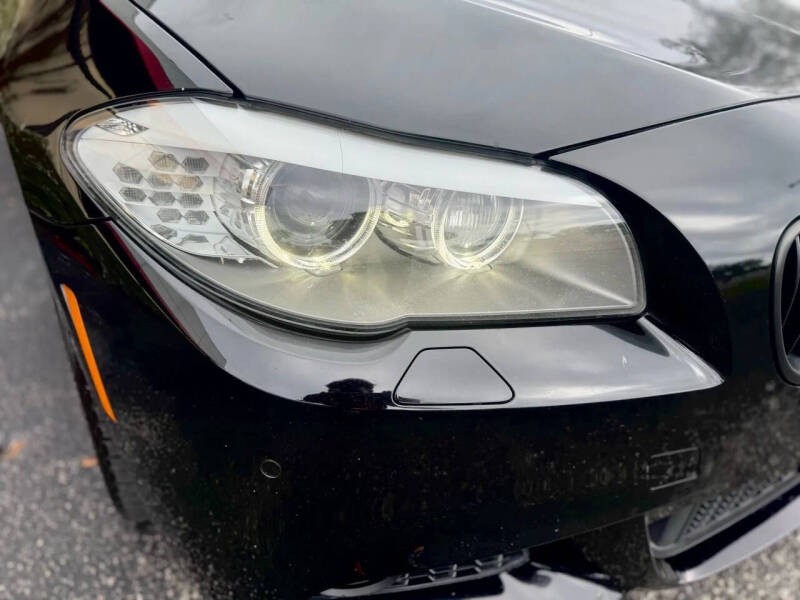 2012 BMW 5 Series 550i xDrive