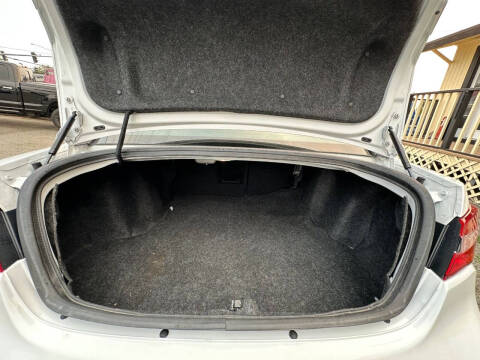 2013 Chrysler 200 LX