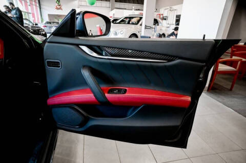 2022 Maserati Ghibli Modena Q4