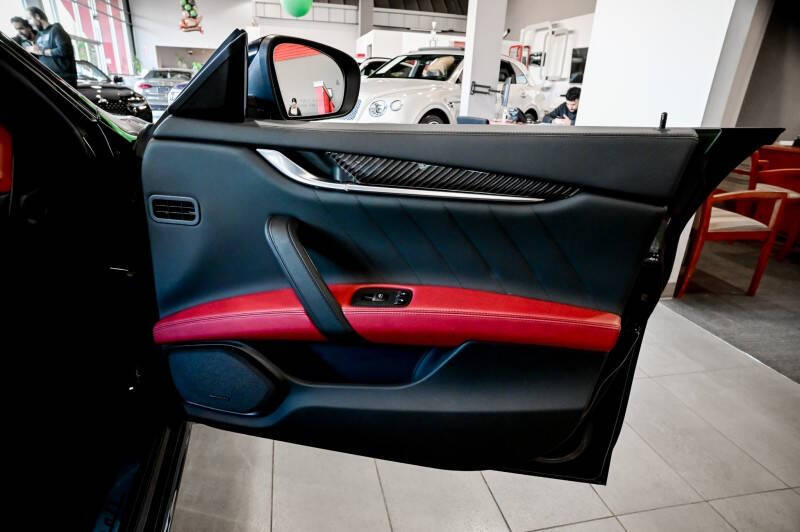 2022 Maserati Ghibli Modena Q4