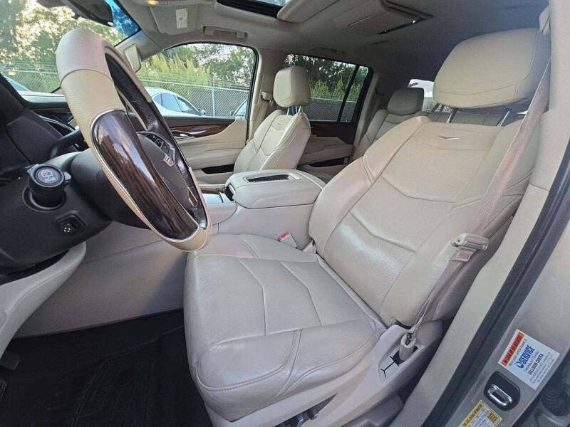 2017 Cadillac Escalade ESV Luxury