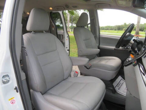2018 Toyota Sienna XLE Premium 8-Passenger