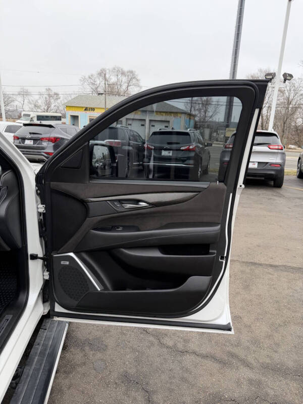 2017 Cadillac Escalade Platinum