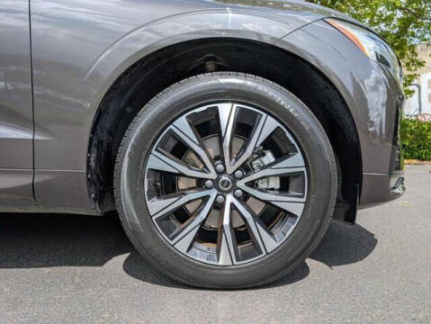 2025 Volvo XC60 B5 Plus Dark Theme