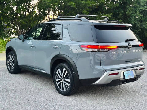 2022 Nissan Pathfinder Platinum
