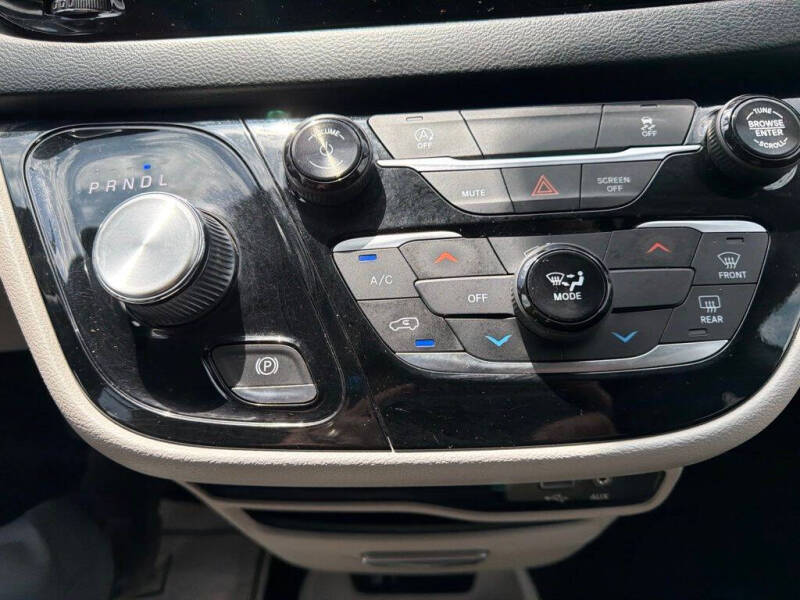 2019 Chrysler Pacifica LX