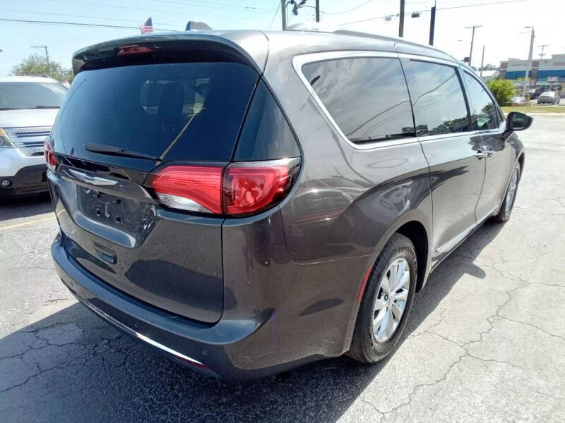 2018 Chrysler Pacifica Touring L