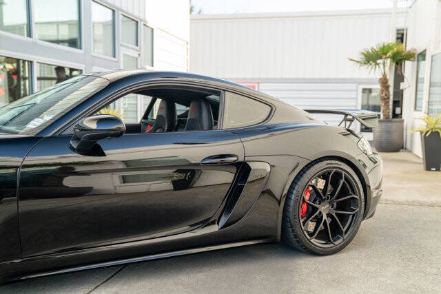 2021 Porsche 718 Cayman 5