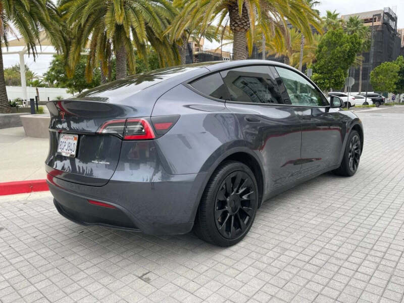 2024 Tesla Model Y Long Range