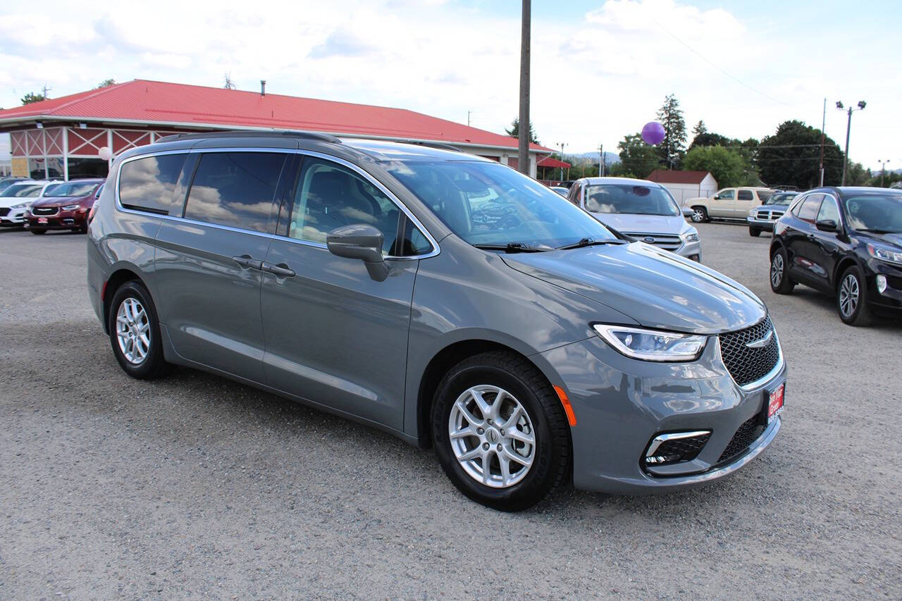 2022 Chrysler Pacifica for sale at Jennifer's Auto Sales & Service in Spokane Valley, WA