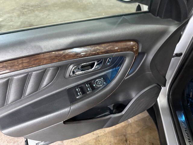 2017 Ford Taurus Limited