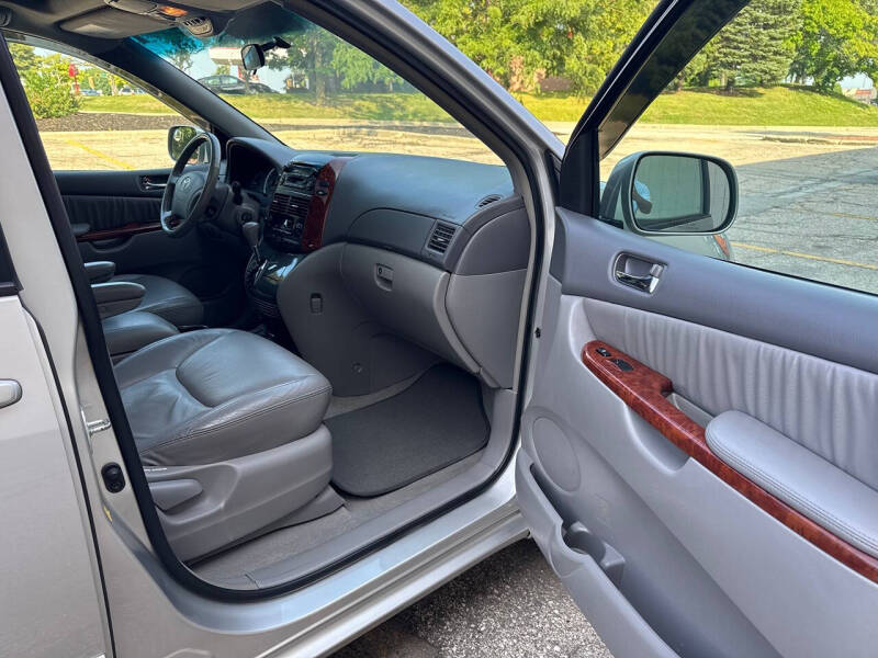 2004 Toyota Sienna XLE 7 Passenger