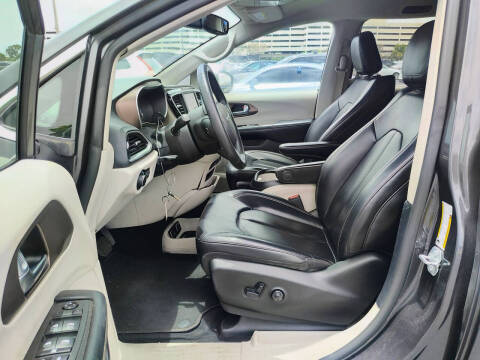 2020 Chrysler Voyager LXi