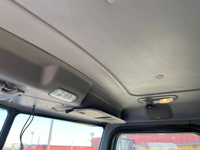 2015 Peterbilt 389
