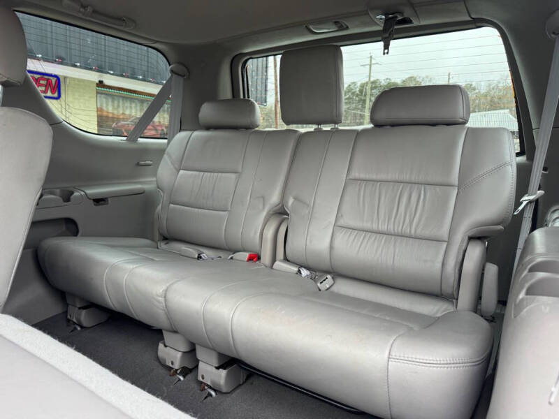 2006 Toyota Sequoia SR5