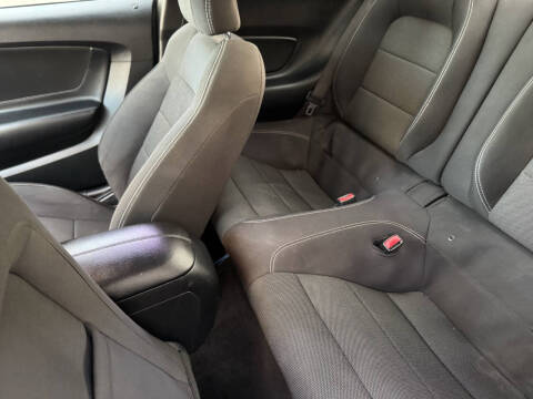 2016 Ford Mustang V6