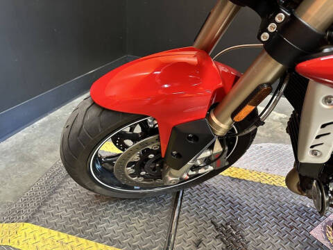 2017 Triumph Speed Triple S ABS Diablo Red