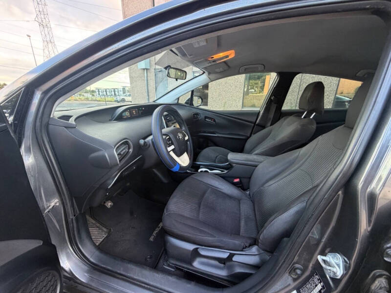 2016 Toyota Prius Three