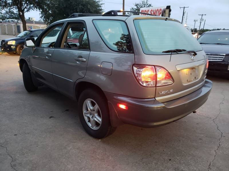 Silver 2002 Lexus RX 300 Base 2WD 4dr SUV 38