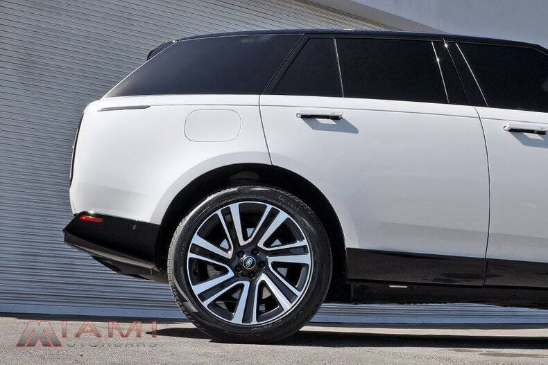 2023 Land Rover Range Rover P530 SE