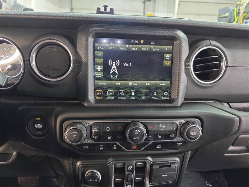 2022 Jeep Gladiator Overland