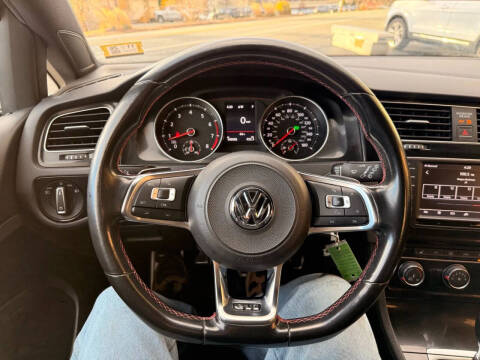 2017 Volkswagen Golf GTI S