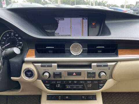 2015 Lexus ES 300h