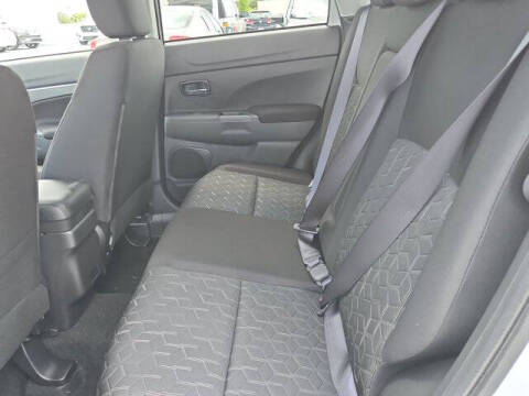 2025 Mitsubishi Outlander Sport ES