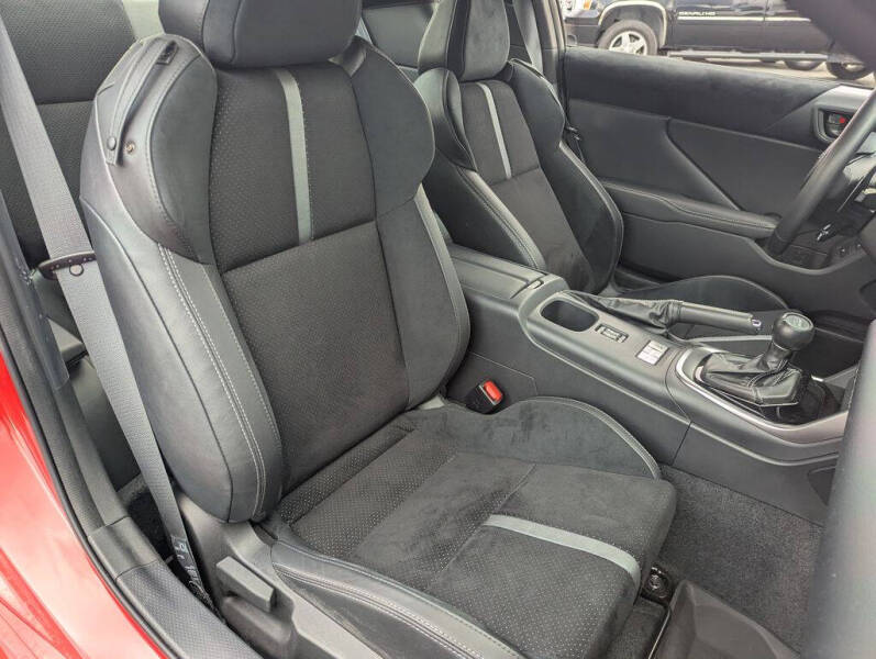 2025 Toyota GR86 Premium