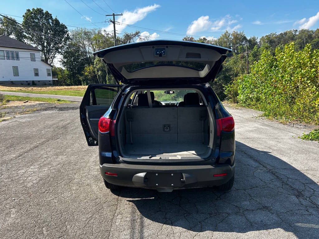 2011 Chevrolet Traverse for sale at Car ConneXion Inc in Knoxville, TN