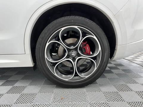 2022 Alfa Romeo Stelvio Veloce