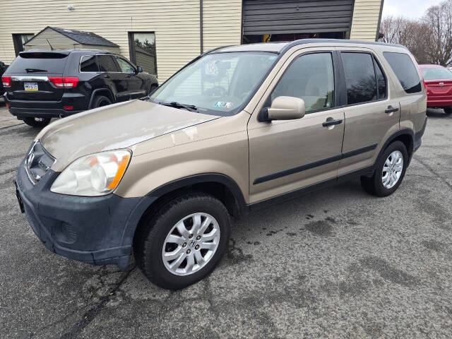 2006 Honda CR-V for sale at QUEENSGATE AUTO SALES in York, PA