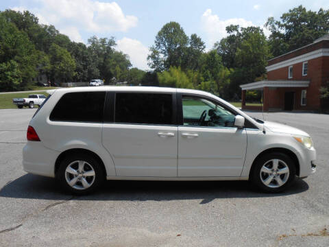 2010 Volkswagen Routan SE
