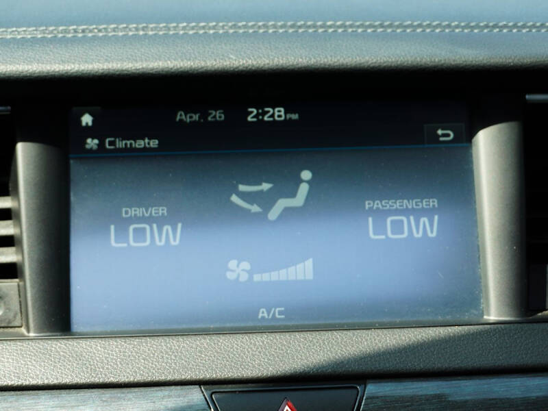 2017 Kia Cadenza Limited