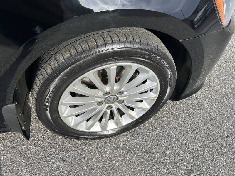 2016 Volkswagen Passat 1.8T SE