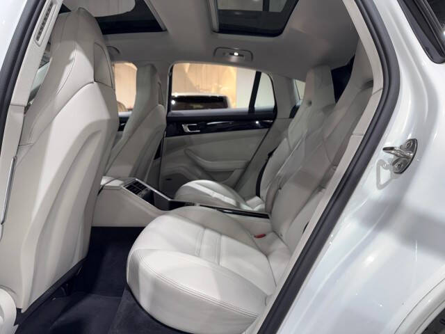 2017 Porsche Panamera