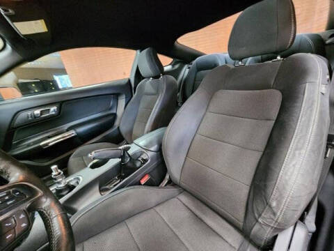 2017 Ford Mustang V6