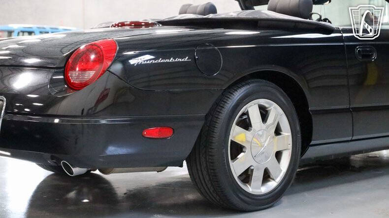 2002 Ford Thunderbird Deluxe