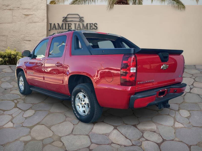 2011 Chevrolet Avalanche LS