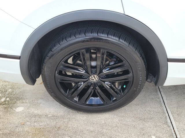 2022 Volkswagen Tiguan SE R-Line Black