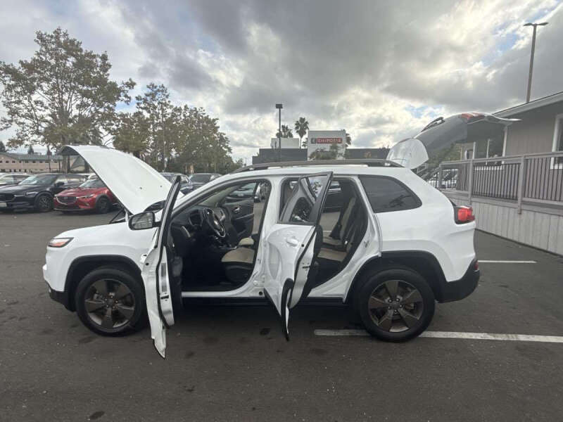 2017 Jeep Cherokee 75th Anniversary