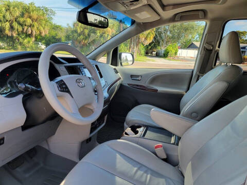 2012 Toyota Sienna