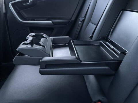 2018 Volvo V60 Cross Country T5 Premier