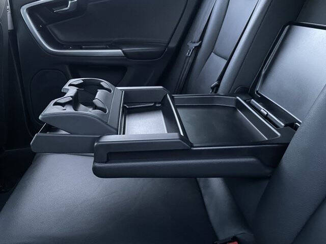 2018 Volvo V60 Cross Country T5 Premier