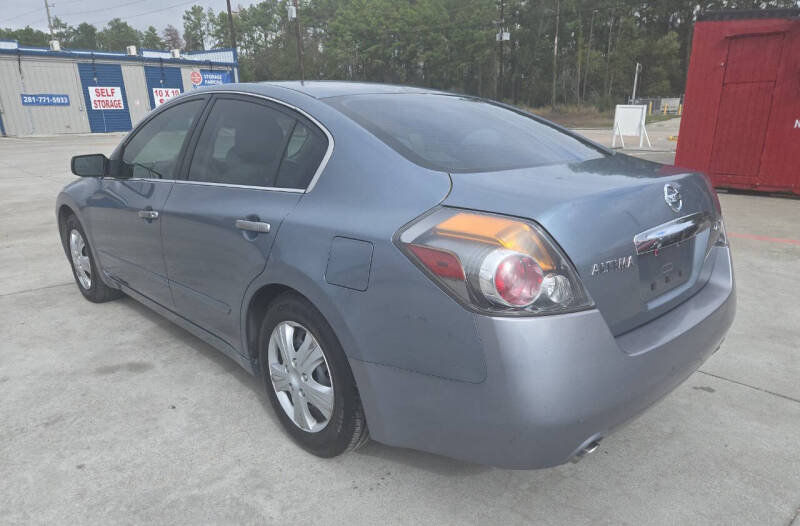 2011 Nissan Altima S photo 13